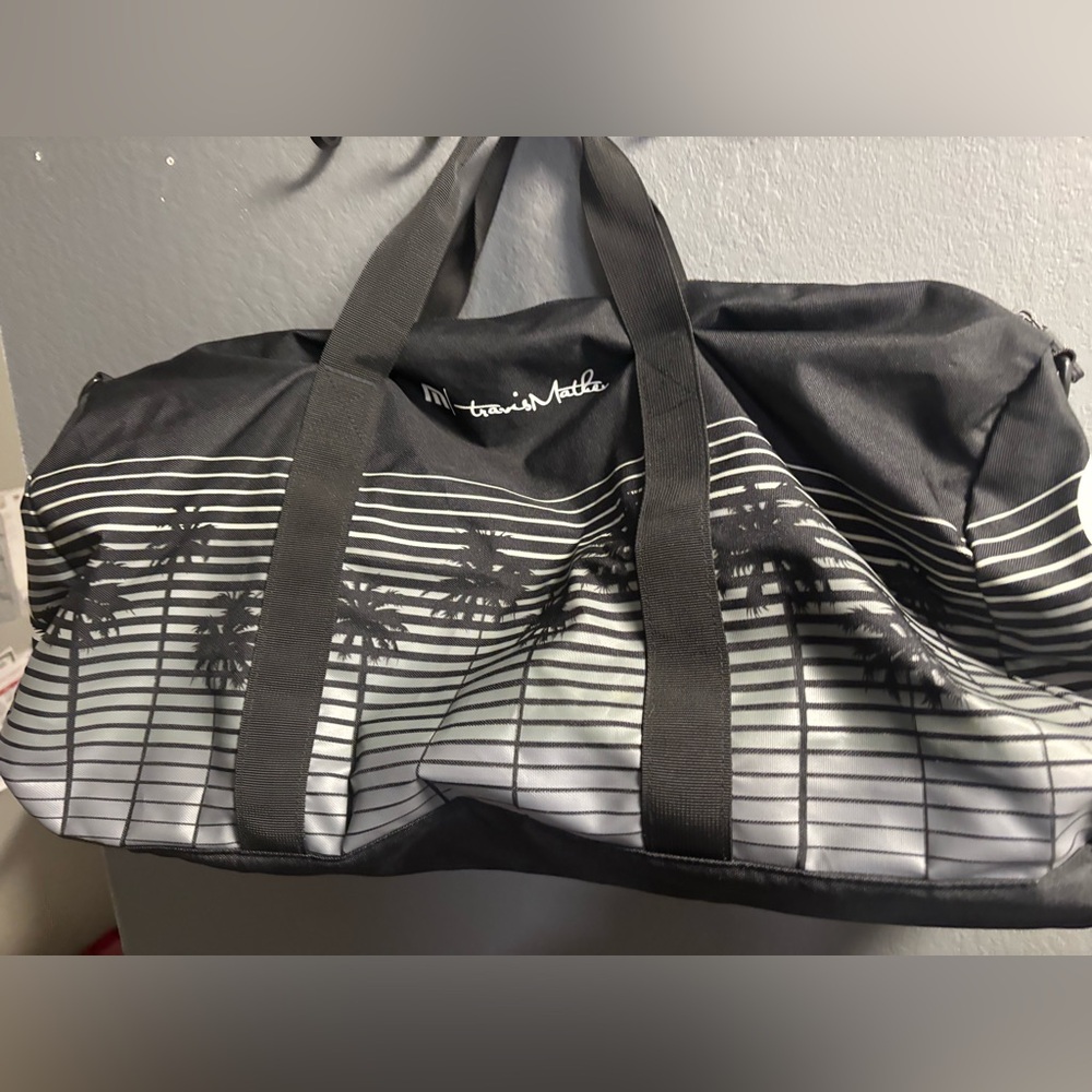 Travis Mathew Large Black Duffel Bag gym bag / overnight bag great condition